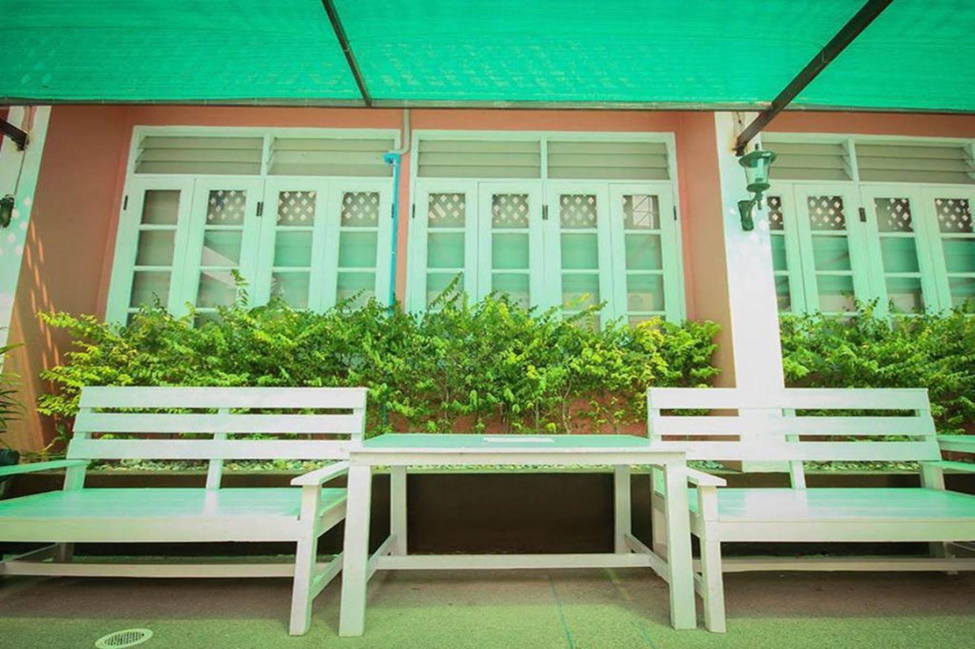Waratee Spa Resort Villa Bangkok Exterior foto