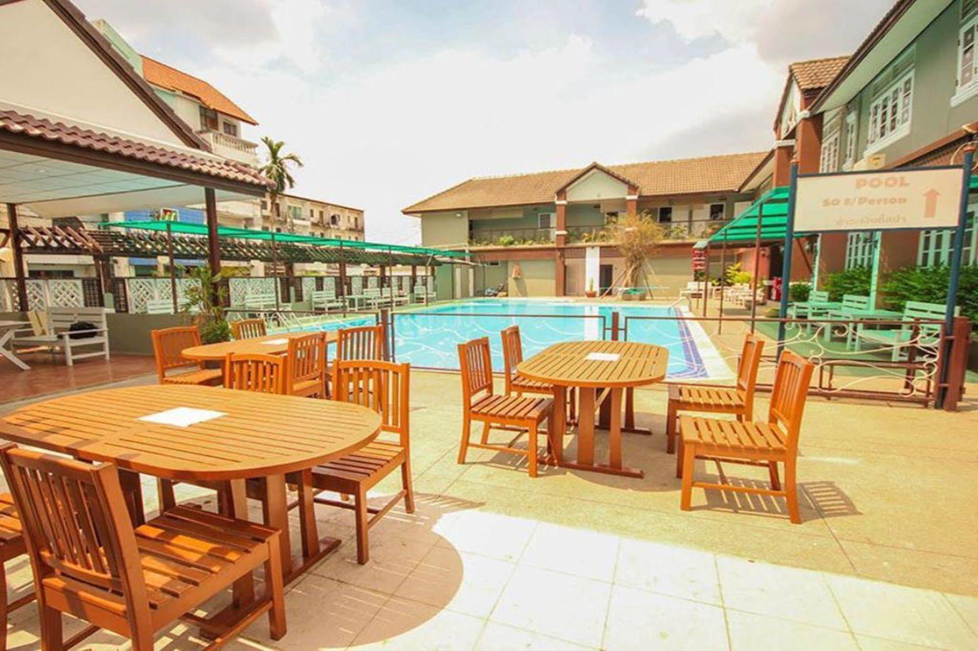 Waratee Spa Resort Villa Bangkok Exterior foto
